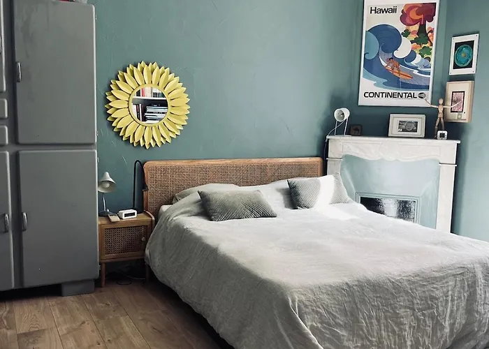 Sentez-vous Comme A La Maison Pres Du Palais *