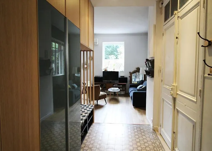 Sentez-vous Comme A La Maison Pres Du Palais *